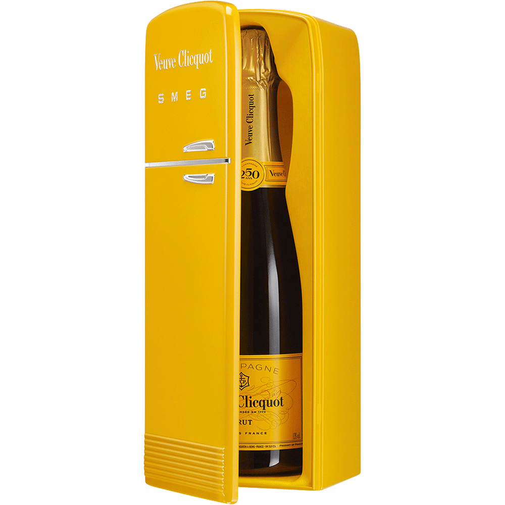 Veuve Clicquot Yellow Label Gift Box Champagne - 750mL Delivery in Los  Angeles, CA