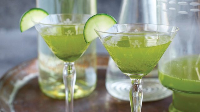 Matcha cocktails with cucumber